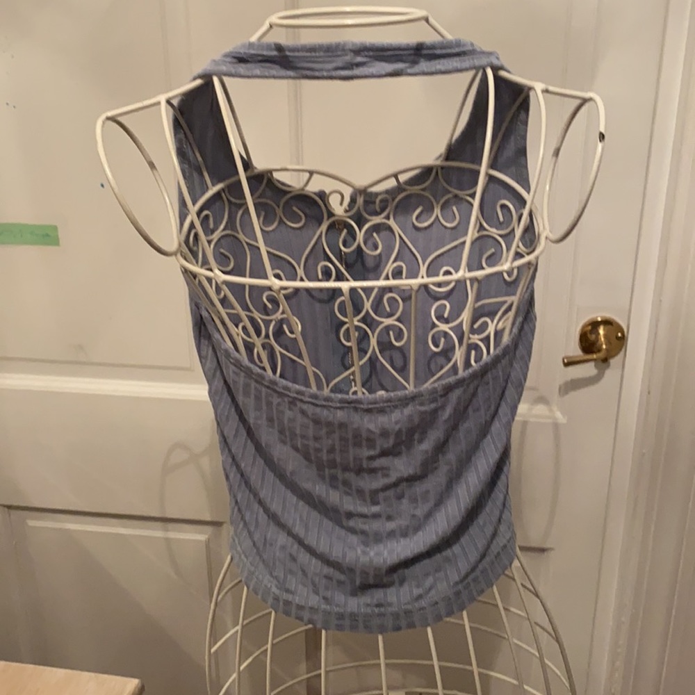 Halter top. Ribbed.  Zipper. - Picture 2 of 2